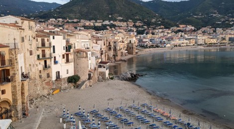 cefalu-yoga-beach-mare